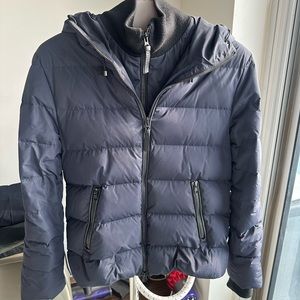 Mackage Men’s navy down puffer jacket size 38/M double zipper